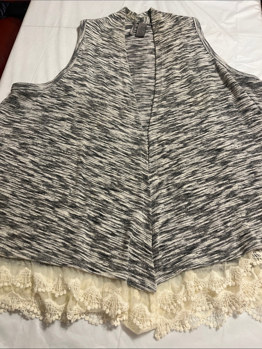 New directions Gray Marled Open-Front Vest with Cream Lace size 2X